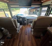 2011 Itasca Meridian V Class 39N, $ 79,000