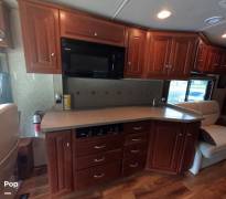 2011 Itasca Meridian V Class 39N, $ 79,000