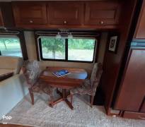 2011 Itasca Meridian V Class 39N, $ 79,000