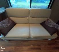 2011 Itasca Meridian V Class 39N, $ 79,000