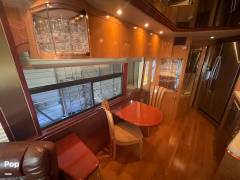 2001 Prevost Marathon H3-45, $ 249,000