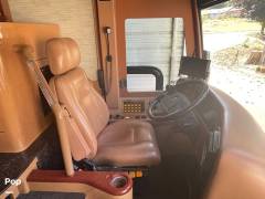 2001 Prevost Marathon H3-45, $ 249,000
