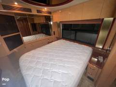 2001 Prevost Marathon H3-45, $ 249,000