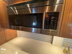 2001 Prevost Marathon H3-45, $ 249,000