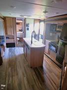 2023 Cherokee Alpha Wolf 33BH, $ 43,900