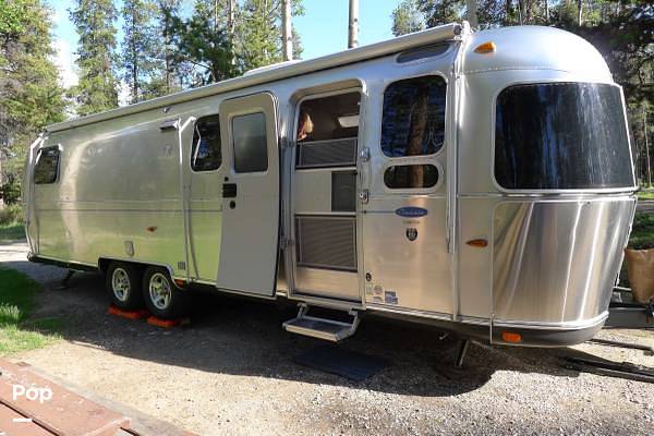 2012 Airstream Classic Limited 31, $ 65,600