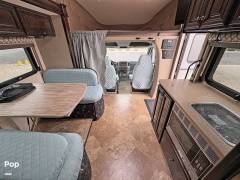 2017 Thor Motor Coach Citation 24SA, $ 69,900