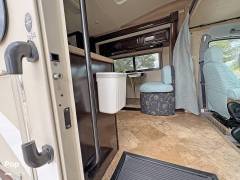 2017 Thor Motor Coach Citation 24SA, $ 69,900
