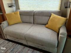 2007 Gulf Stream Vista Cruiser Mini 4230, $ 49,500