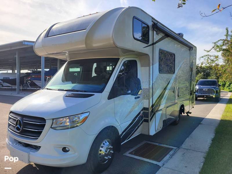 2022 Thor Motor Coach Quantum MB24, $ 78,000