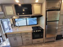 2022 Thor Motor Coach Quantum MB24, $ 78,000