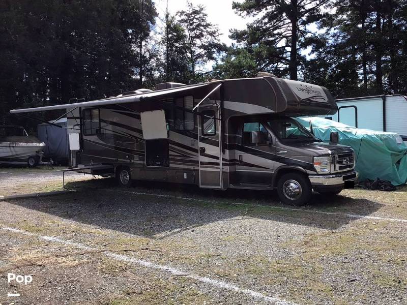 2012 Coachmen Leprechaun 319DS, $ 41,000
