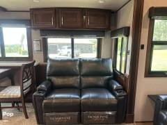 2019 Jayco Pinnacle 32RLTS, $ 46,000