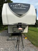 2022 East To West RV Tandara 386MB-OK, $ 45,500