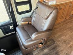 2018 NeXus RV Bentley 34B, $ 124,000