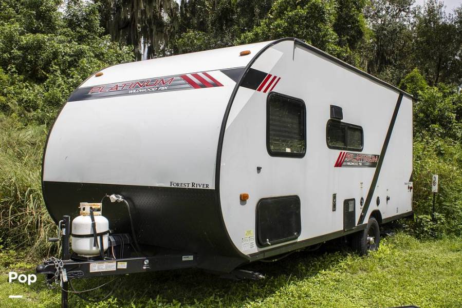 2021 Forest River Wildwood Platinum FSX 179DBKX, $ 18,000