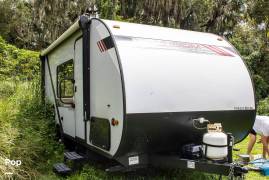 2021 Forest River Wildwood Platinum FSX 179DBKX, $ 18,000
