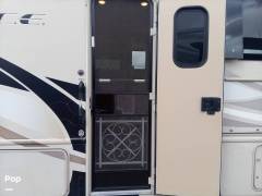 2016 Thor Motor Coach A.C.E. 29.2, $ 49,999