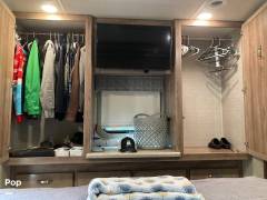 2020 Jayco Seneca 37K, $ 209,000