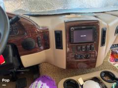 2014 Thor Motor Coach Hurricane 34F, $ 61,200