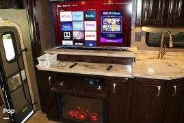 2018 Thor Motor Coach Challenger 37FH, $ 91,900