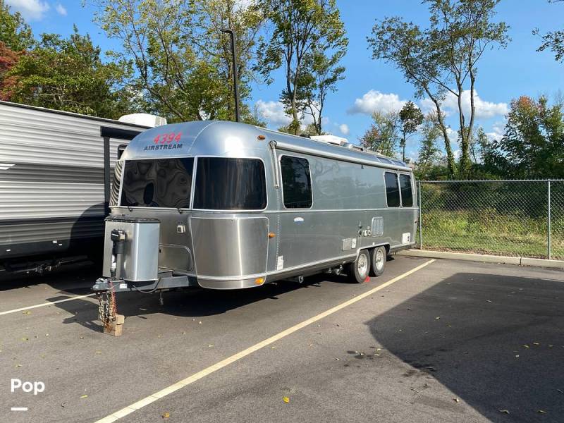 2014 Airstream International Serenity 27FB, $ 56,000