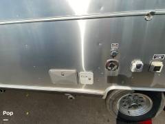 2014 Airstream International Serenity 27FB, $ 56,000