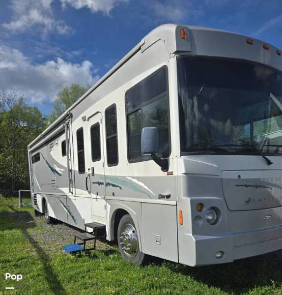 2008 Winnebago Latitude 39W, $ 49,500