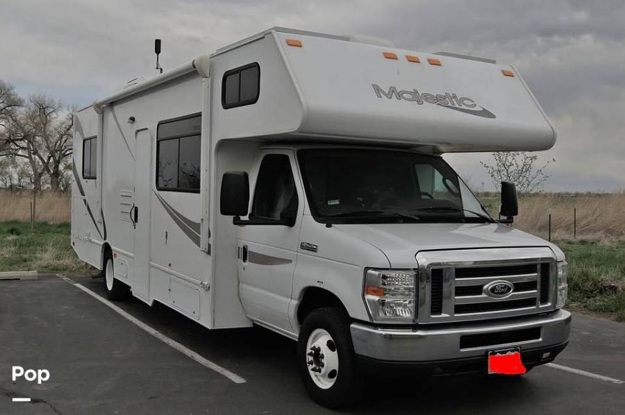 2016 Thor Motor Coach Majestic 28A, $ 23,000