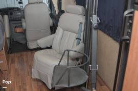 2016 Thor Motor Coach Majestic 28A, $ 23,000