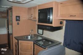 2016 Thor Motor Coach Majestic 28A, $ 23,000