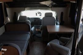 2016 Thor Motor Coach Majestic 28A, $ 23,000