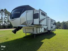 2022 Prime Time Crusader Lite 335RLP, $ 44,500