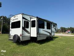 2022 Prime Time Crusader Lite 335RLP, $ 44,500
