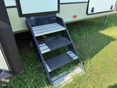 2022 Prime Time Crusader Lite 335RLP, $ 44,500
