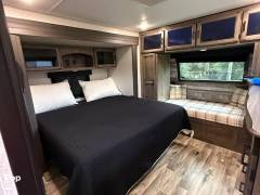 2022 Venture RV SportTrek 343VIK, $ 33,500