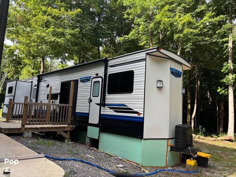 2023 Forest River Salem Villa 42QBQ, $ 45,800