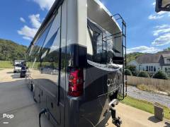 2021 Thor Motor Coach Omni SV34, $ 145,000