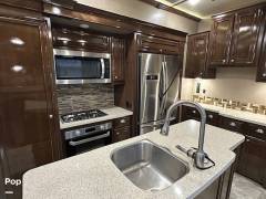 2018 CrossRoads Redwood 3401RL, $ 50,000