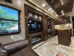 2018 CrossRoads Redwood 3401RL, $ 50,000