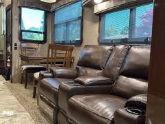 2018 CrossRoads Redwood 3401RL, $ 50,000