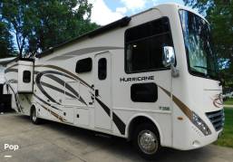 2020 Thor Motor Coach Hurricane 35M, $ 69,900