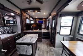 2017 Keystone Montana 3731FL, $ 39,900