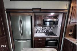 2017 Keystone Montana 3731FL, $ 39,900