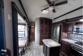 2017 Keystone Montana 3731FL, $ 39,900