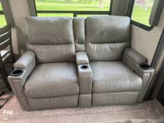 2022 Grand Design Reflection 315RLTS, $ 42,500