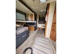 2019 Lance 975, $ 29,000