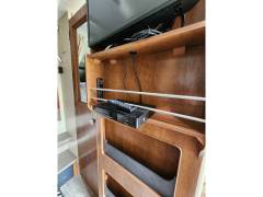 2019 Lance 975, $ 29,000