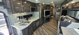 2023 Holiday Rambler Vacationer 35K, $ 165,000