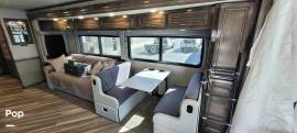 2023 Holiday Rambler Vacationer 35K, $ 165,000